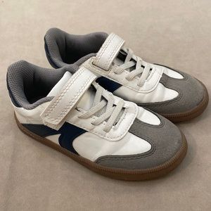 Preppy white sneakers